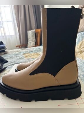 ATP ATELIER Beige and Black Women's Chelsea Boots - Classic Neutral Style
